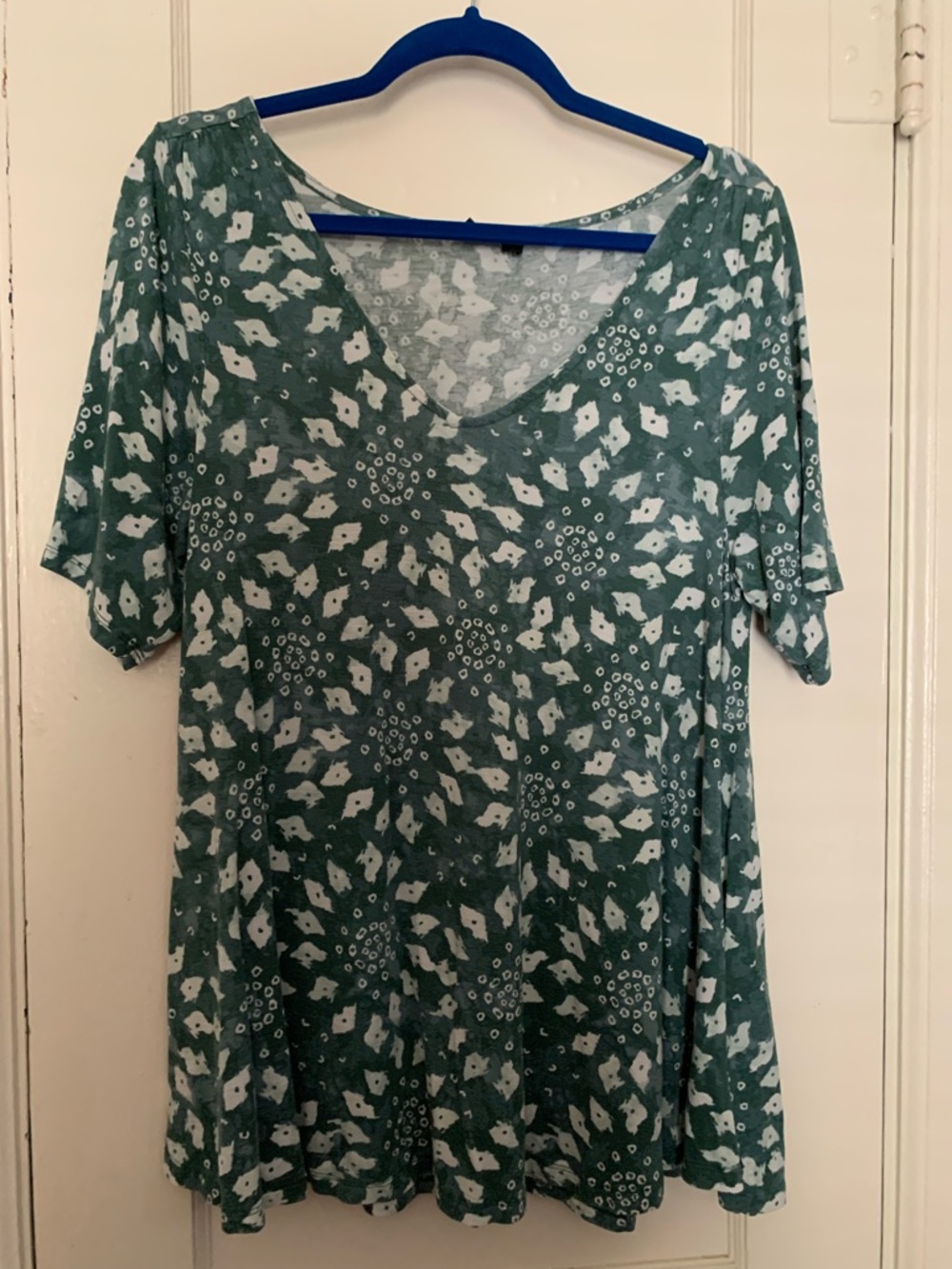 Lane Bryant Green Printed V-Neck Short Sleeve Tunic